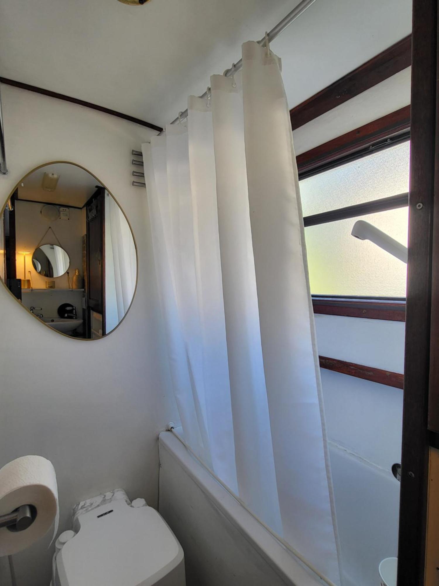 Hotel Comfy Canal Boat In Little Venice For Family & Friends Londra Esterno foto
